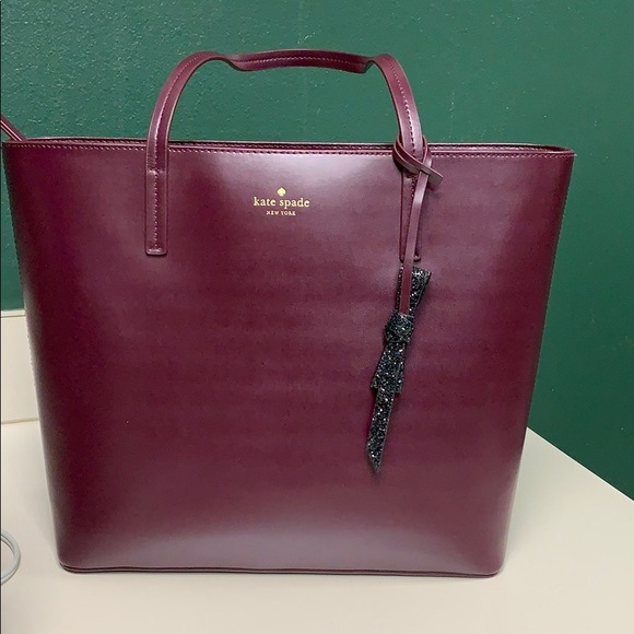 kate spade Handbags - Kate Spade Top Handle 💼